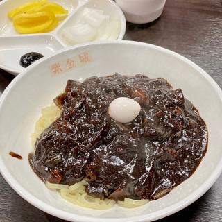 ジャージャー麺(紫金城 （しきんじょう）)