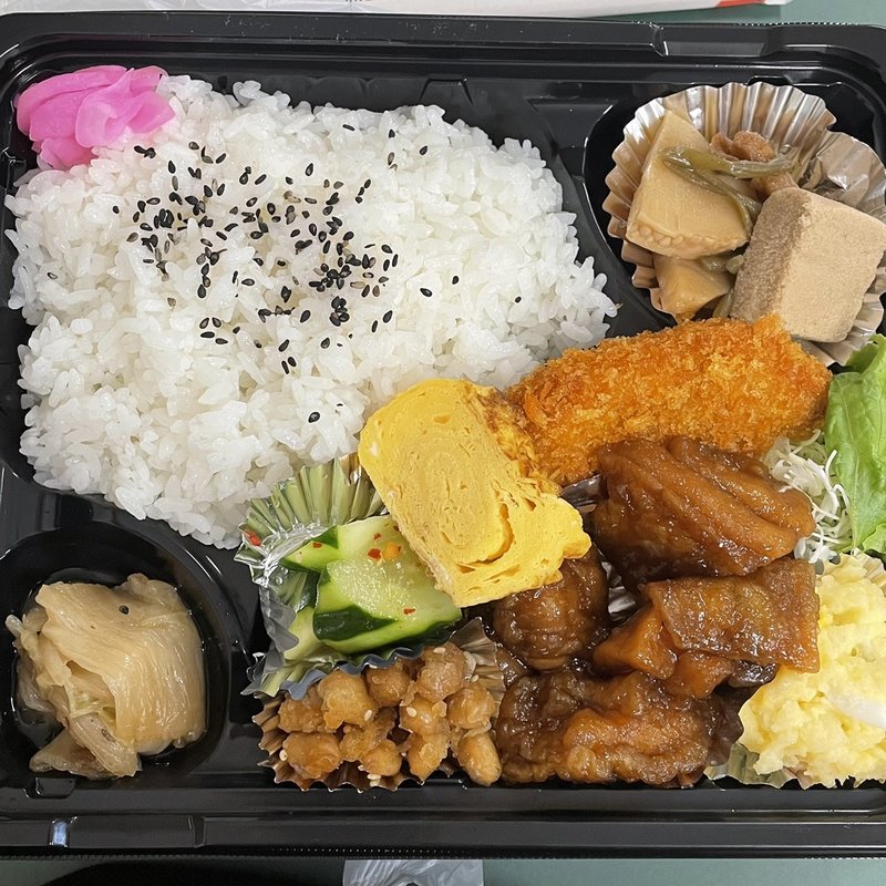 日替わり弁当 (甘酢唐揚げ)(オネストキッチン 千)