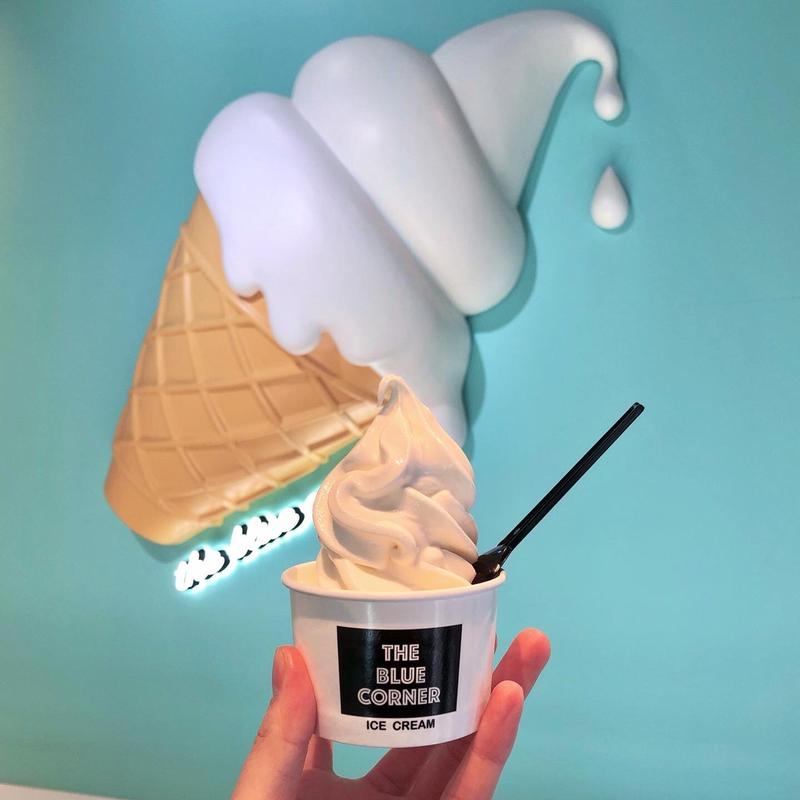 PREMIUM (THE BLUE CORNER)