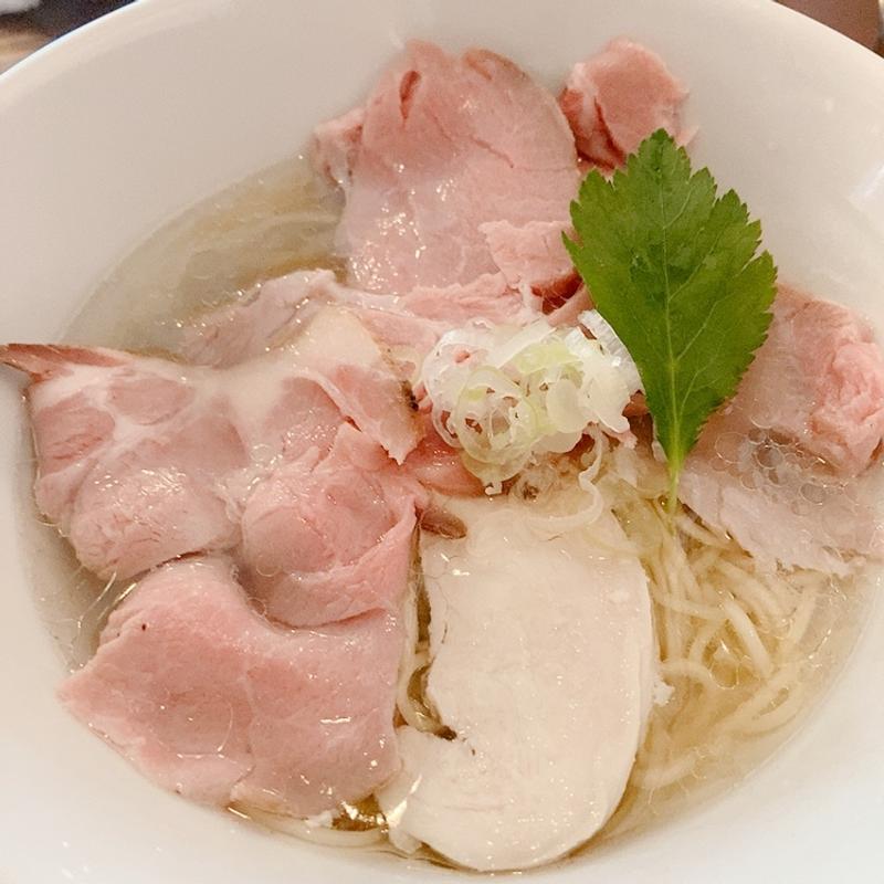 淡麗塩ラーメン　チャーシュートッピング(炭焼きバル　グノン)