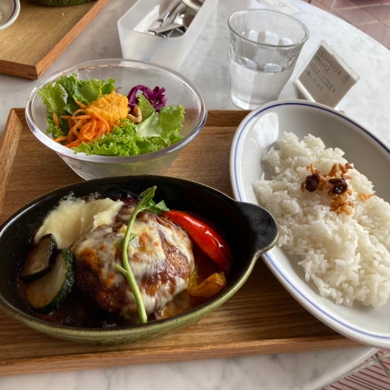 オーブン焼きハンバーグ(カフェ モーツァルト・フィガロ （cafe mozart figaro）)