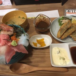 海鮮丼+アジフライ