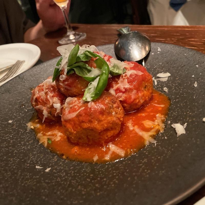 ポークのミートボール トマトソース煮込み グラナチーズがけ(A16 TOKYO （エーシックスティーントウキョウ）)