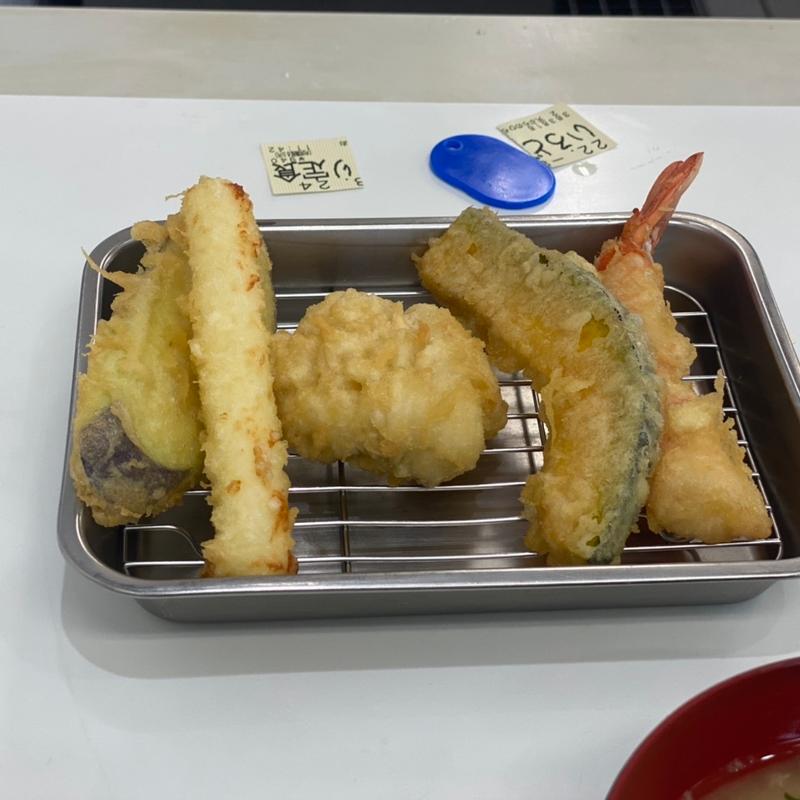 いろどり定食(天ぷらのひらお 久山店)