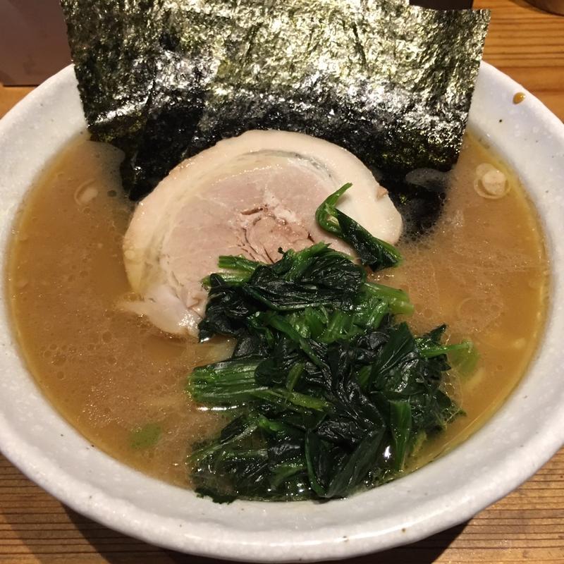 ラーメン 並(横浜家系ラーメン 満月家)