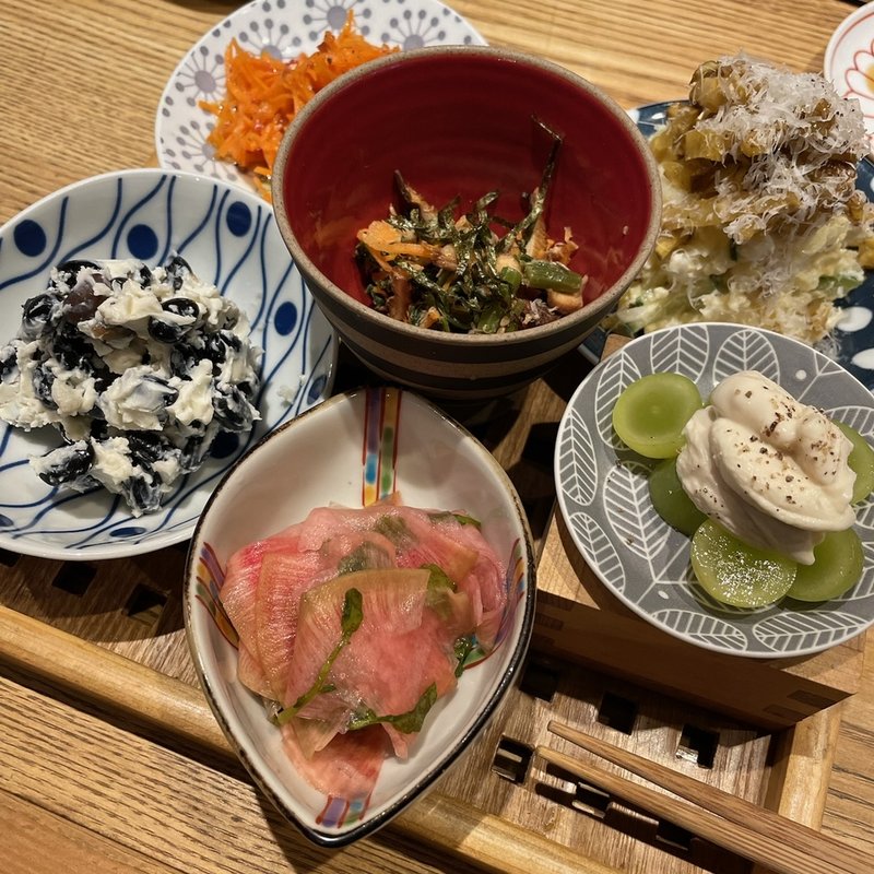 おばんざい盛合わせ(うみさと食堂&酒場)