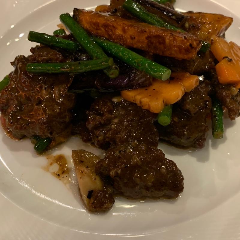 牛肉と野菜の黒胡麻炒め(ろばた すし 北のめし あきず)