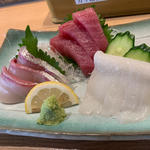 刺身盛り合わせ