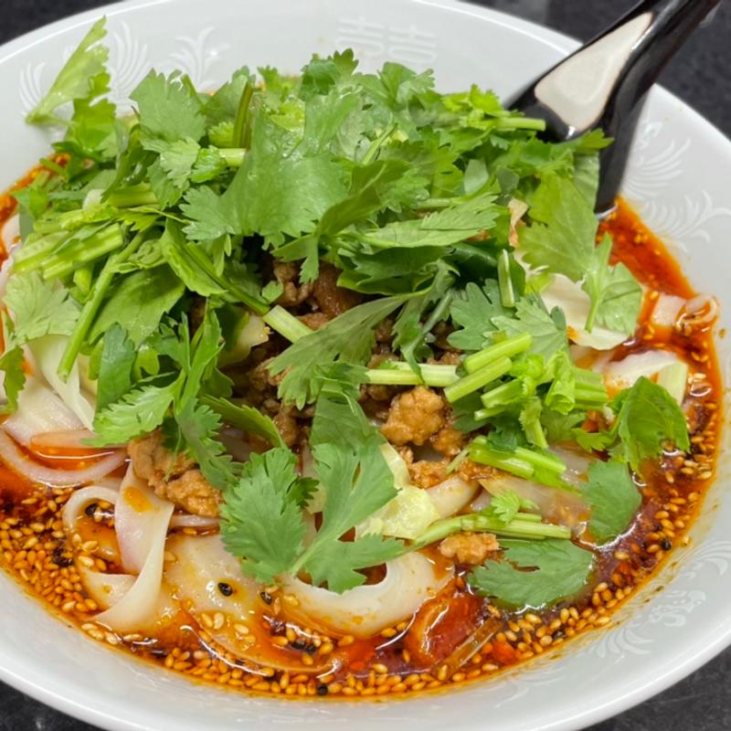 麻辣刀削麺＋パクチー(上海楼　刀削麺館)