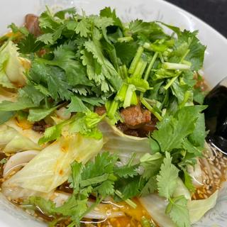 牛肉刀削麺＋パクチー(上海楼　刀削麺館)