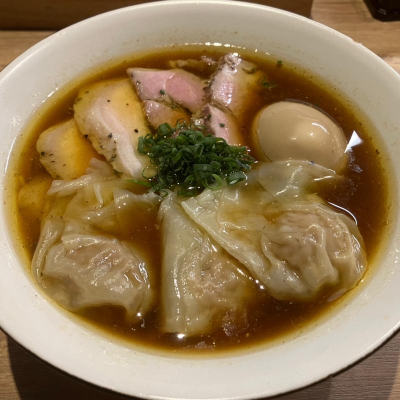 特製ワンタン麺 醤油(自家製麺 つきよみ)