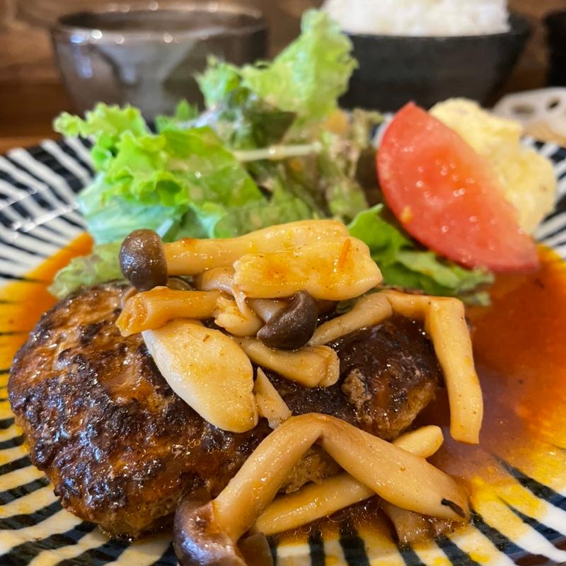 煮込みハンバーグランチ(釜炊きごはんと洋食山ちゃん)