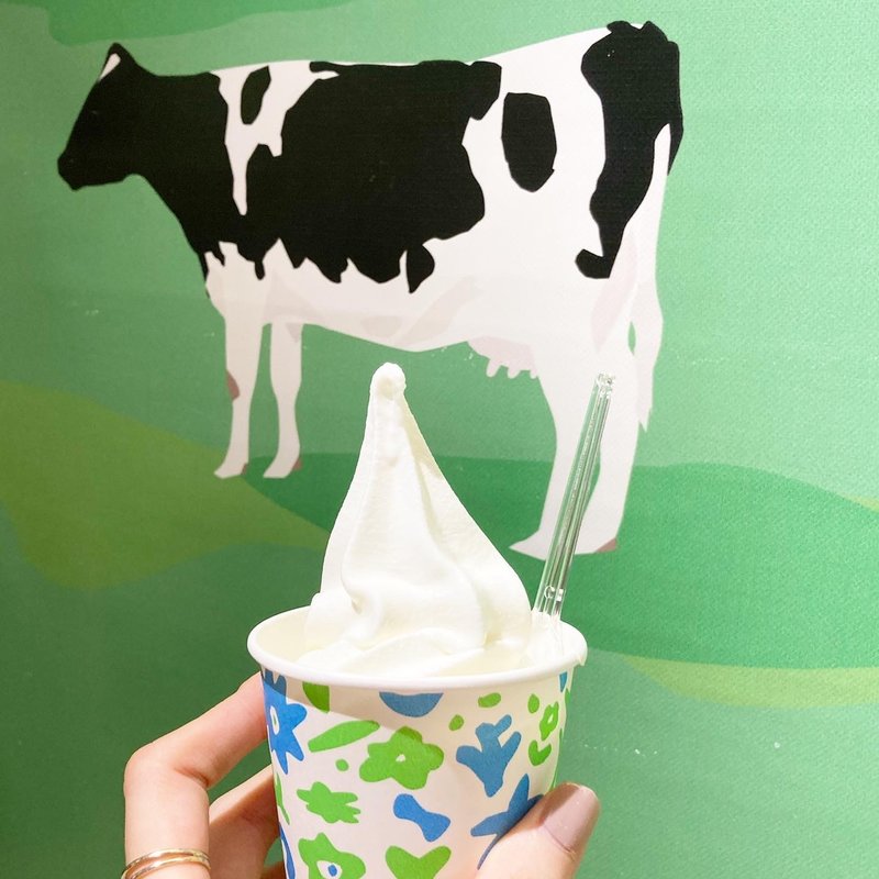 カップ(クィーンズソフトクリームカフェ 札幌エスタ （Queen’s SOFT CREAM CAFE）)