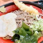 冷かけとろろ蕎麦（海老天入り）