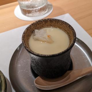 ズワイガニ・マゴチ・ホタテの茶碗蒸し(波やし)