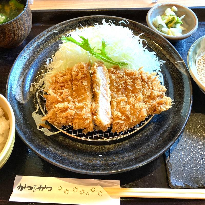 ロースカツ定食(かつアンドかつ 関目店)