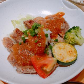 麦富士豚野菜ソース定食(おぼんdeごはん アコルデ新百合ヶ丘北館店)