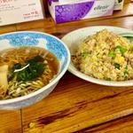 炒飯半ラーメン