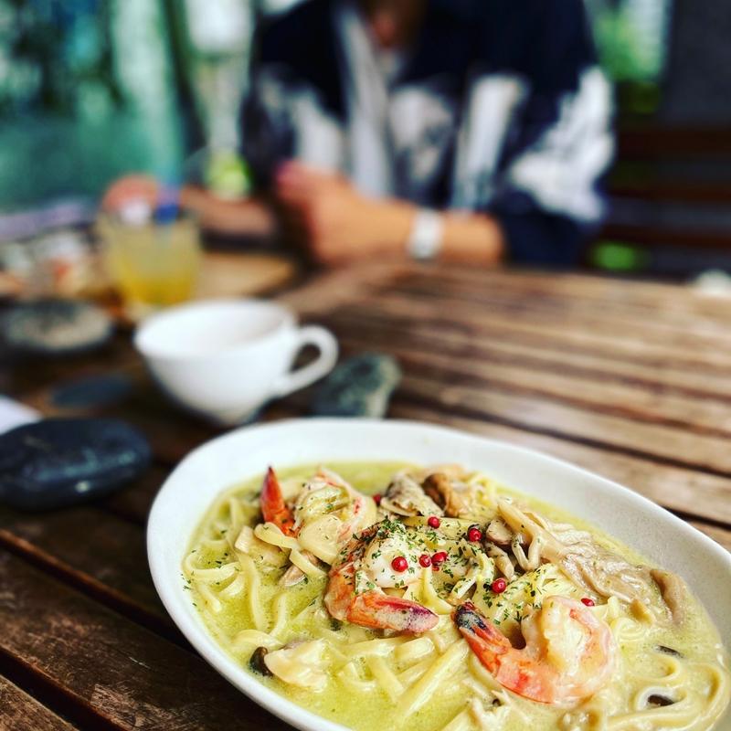 バジルクリームパスタ、オムライス(ボナボン （Bon'n'Bon）)