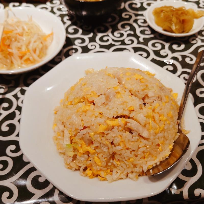蒸し鶏チャーハン(中国名菜処 悟空)