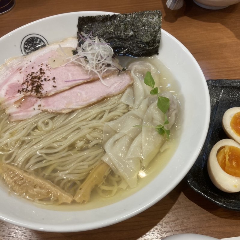 地鶏と貝の冷やし塩らぁ麺(らぁ麺とうひち)