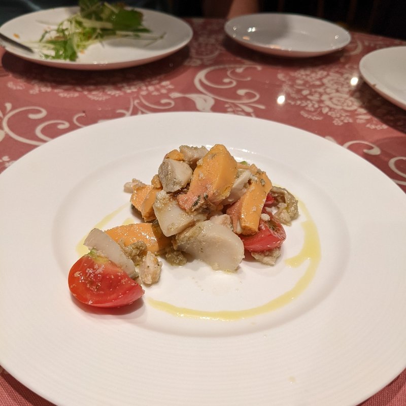 ホタテとトマトのマリネ(イル バッカ)