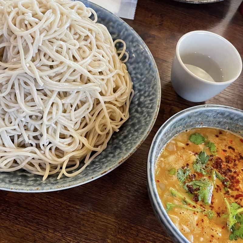 海老ココナッツタイカレー蕎麦(そば屋二八十六)