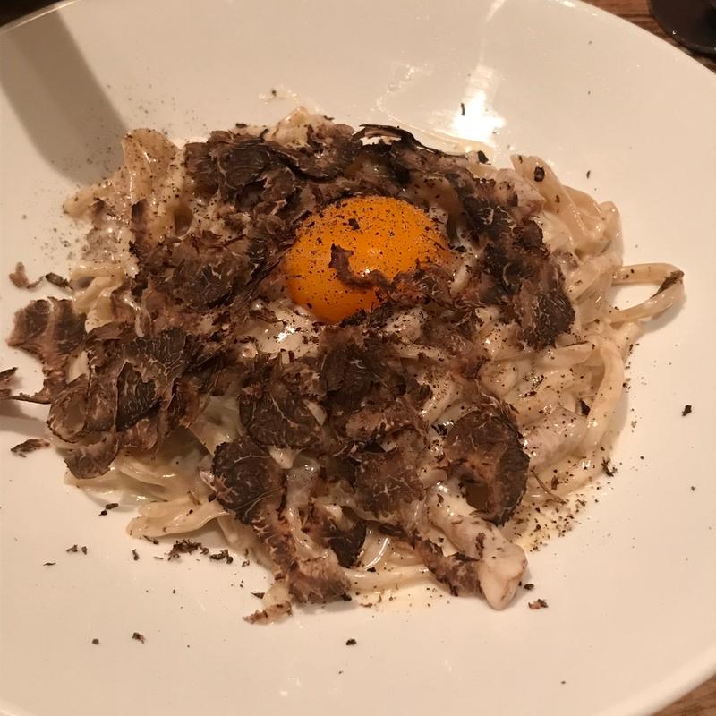 トリュフとピアーヴェチーズのカルボナーラ(Cheese Tavern CASCINA)