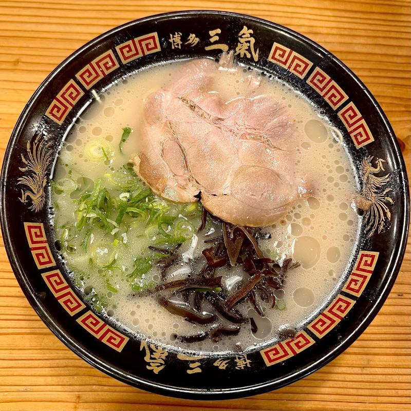 やる気ラーメン(豚骨ラーメン博多三氣 松島原田店)