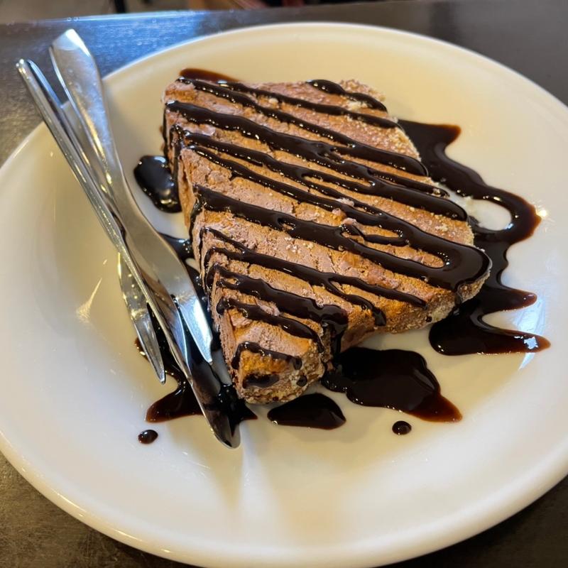 ヘーゼルナッツとチョコレートのセミフレッド(Caffè Maggiore)