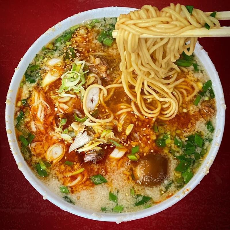 辛口ホルモン麺(味玉入り)(とん平食堂 )