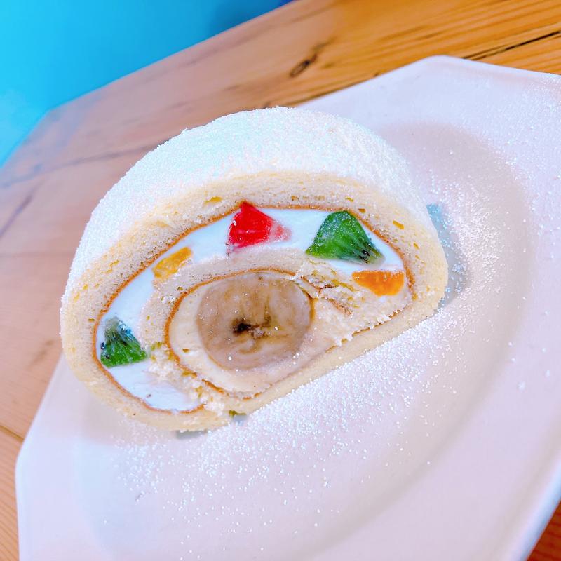 フルーツロールケーキ(キハチ カフェ)