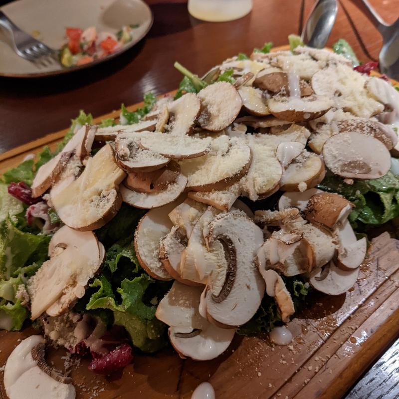 ブラウンマッシュルームのサラダ(ブラッセルズ 神田店 )