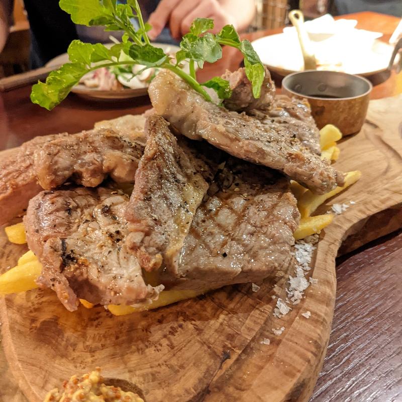 黒毛和牛ステーキ(ブラッセルズ 神田店 )