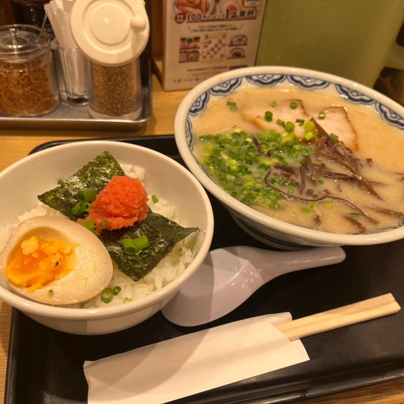 博多ラーメン、明太子ご飯(博多らーめん由丸 大手町店)