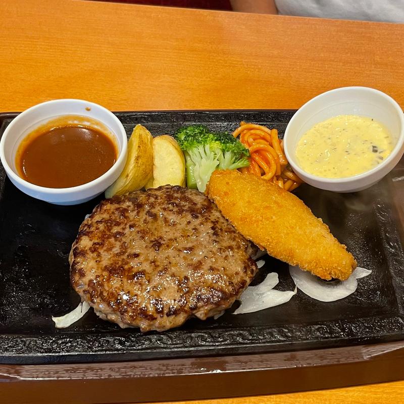 ハンバーグ&白身魚フライランチ(ステーキガスト 栄鍛冶ヶ谷店)