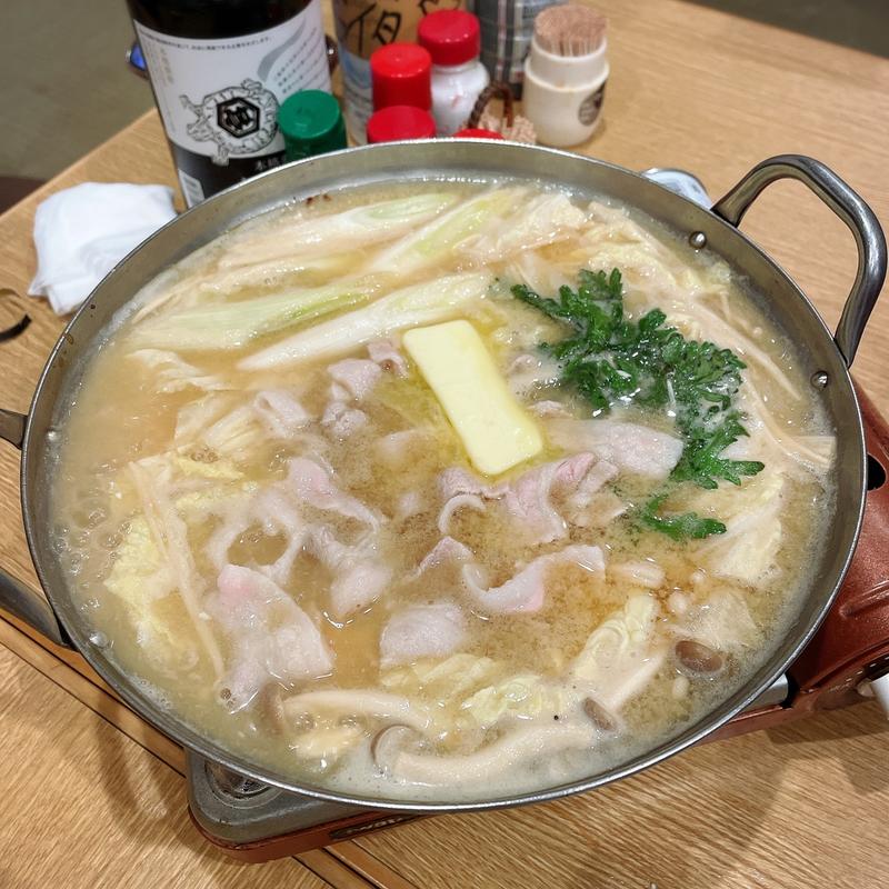 石狩なべ（鮭）(割烹 味とめ （あじとめ）)