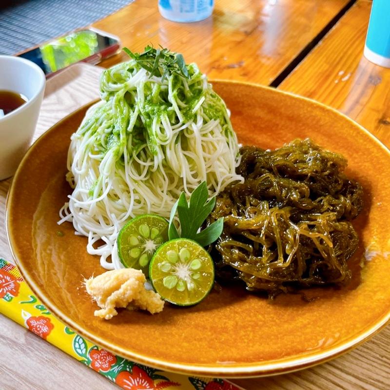 杜のモズクそうめん(精気小屋)