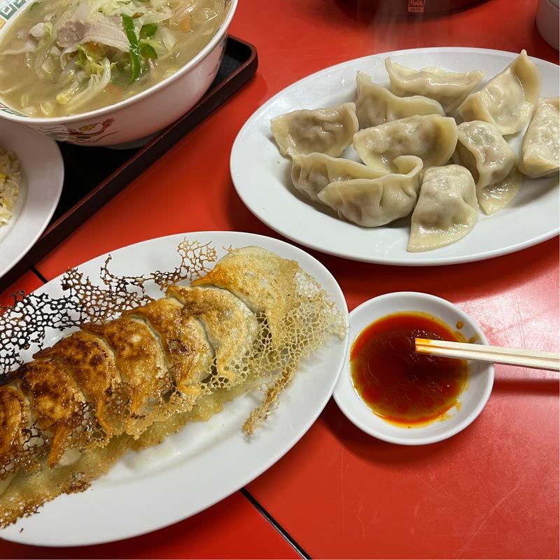 焼き餃子と茹で餃子(大連)
