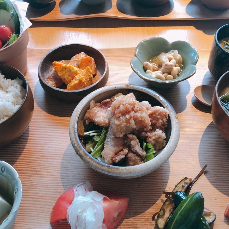 10種類のおばんざい御膳(花様阪急梅田 近江自家栽培ファーム直営店)