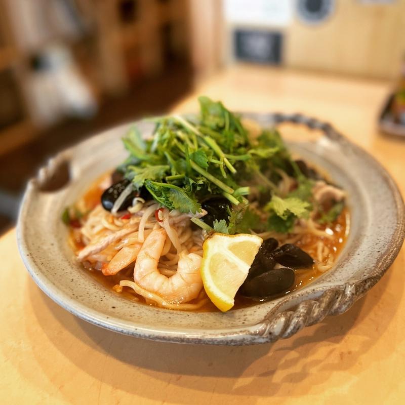 タイ風焼きそば(あかんぼ 三軒酒屋)