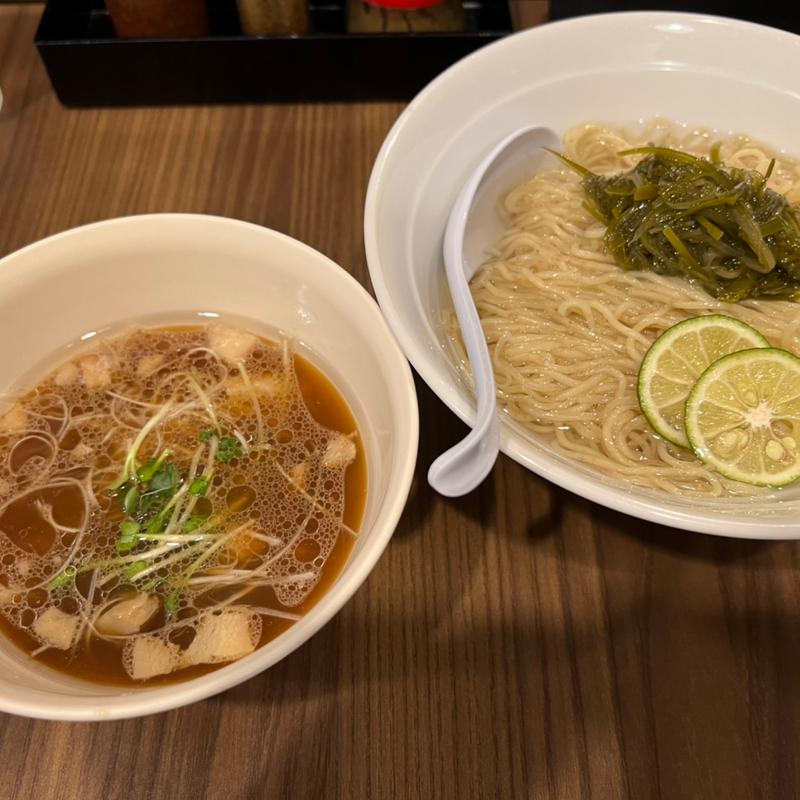 貝出汁醤油つけ麺　昆布水仕立て(貝出汁　中華そば　源太郎)