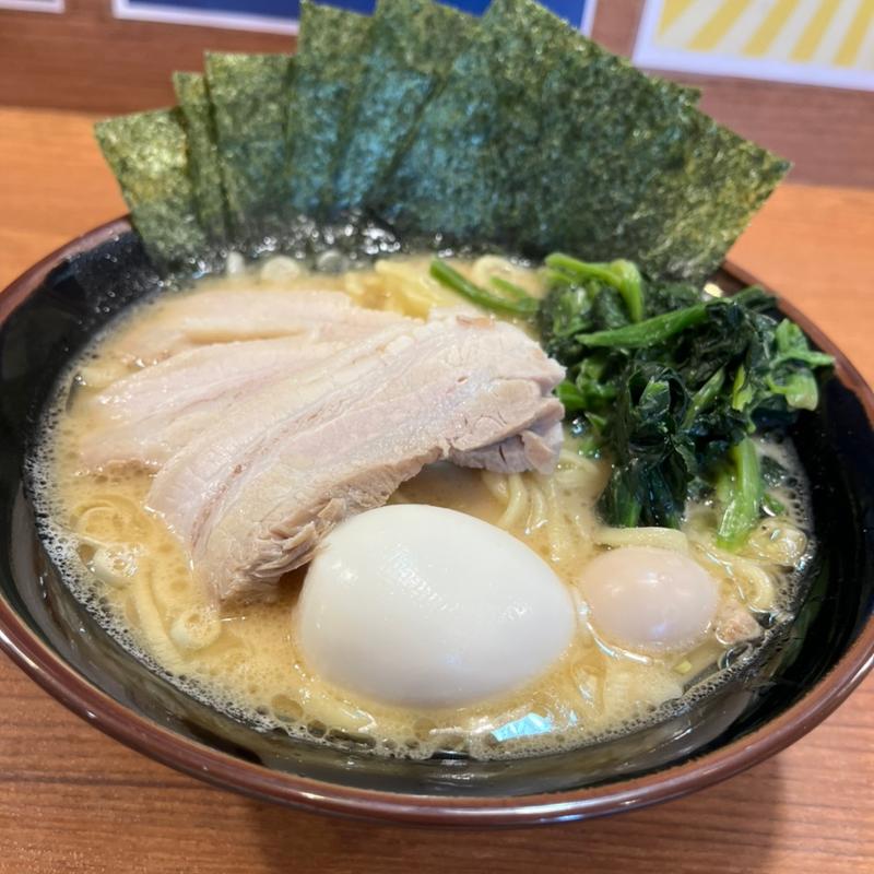 鶴見スペシャルラーメン（醤油）(鶴見家 平和島店)