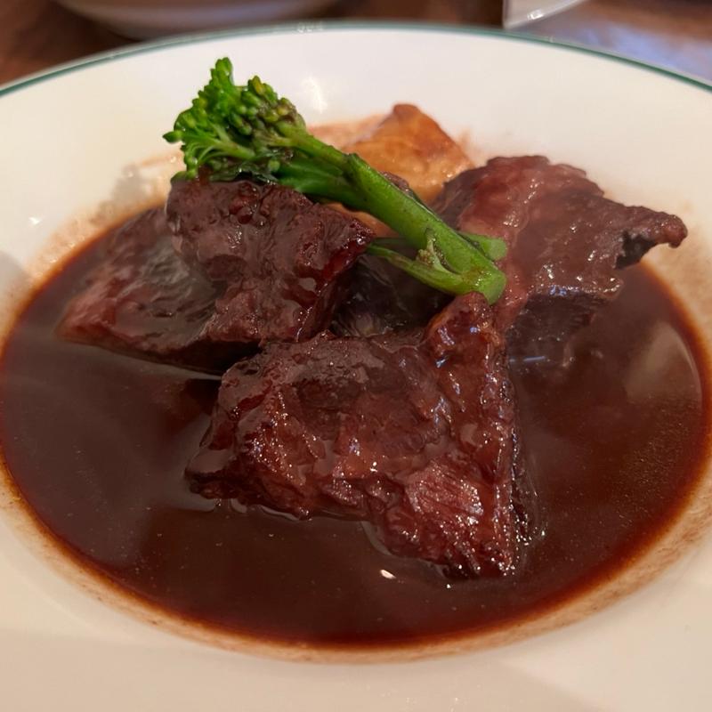 牛頬の赤ワイン煮込み(ビストロフェーヴ （bistro feve）)