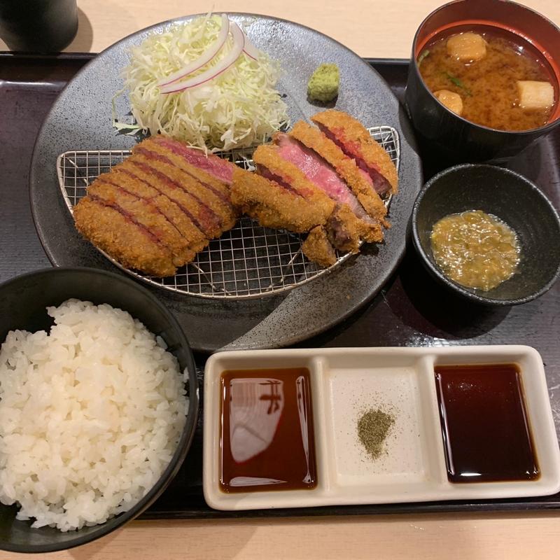 牛サーロインカツ、厚切り牛タンカツ膳(牛カツ京都勝牛 ユニバーサル・シティウォーク大阪店)