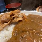 スタミナもつカレー(まるも)