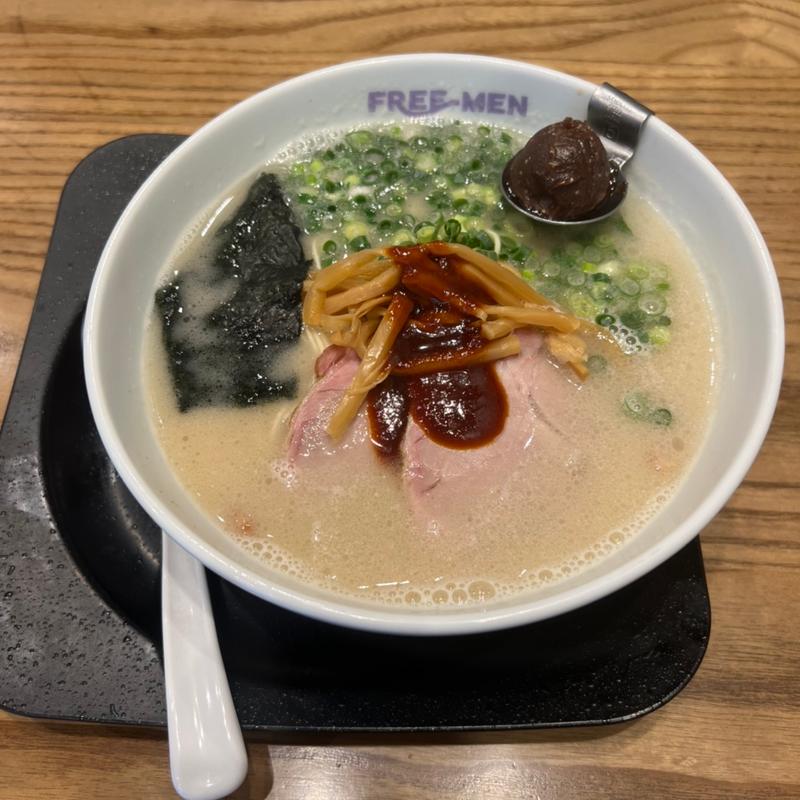 コク旨とんこつ(FREE-MEN (フリーメン) / 肥後丸乃屋 塩からあげ 紫駅前店)