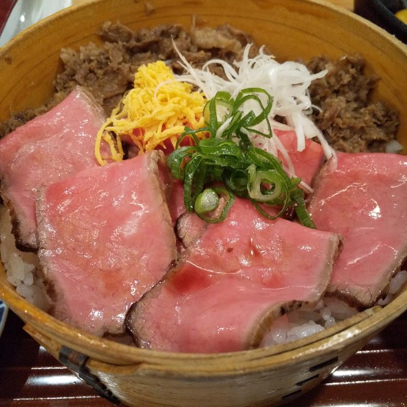 大和牛まぶし赤身たたき(すき焼きと牛まぶし ももしき)