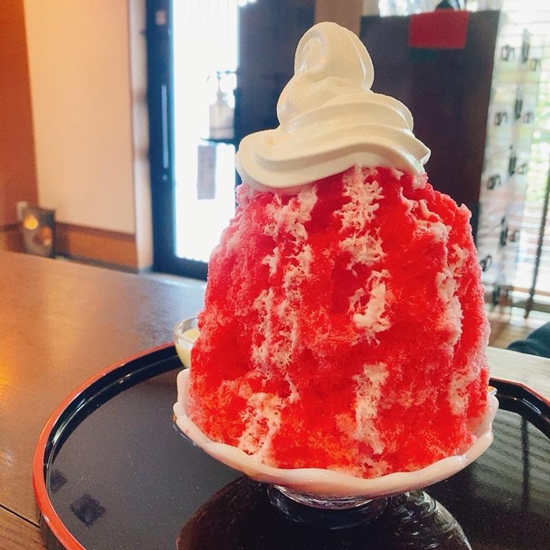 イチゴミルク（ソフトクリーム）(梅丸 )