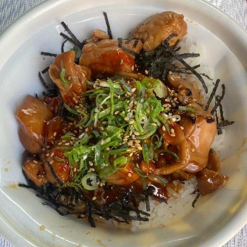 旨辛やきとり丼(大盛り)(すき家 枚方中宮東之町店 )